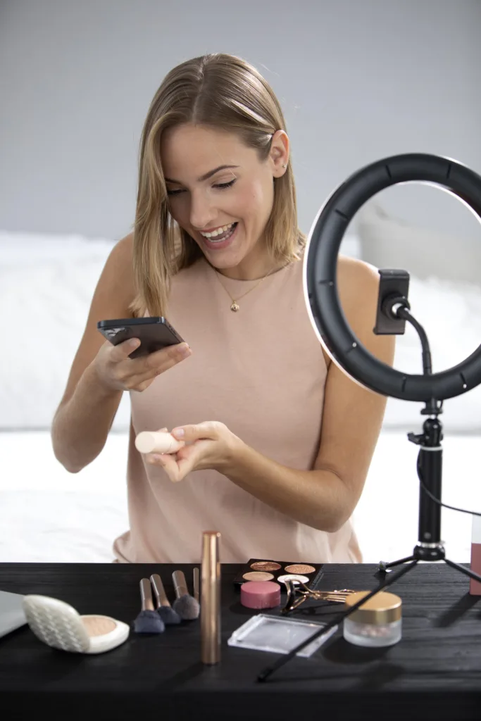 Vlogger Making Make Up Tutorial 683x1024